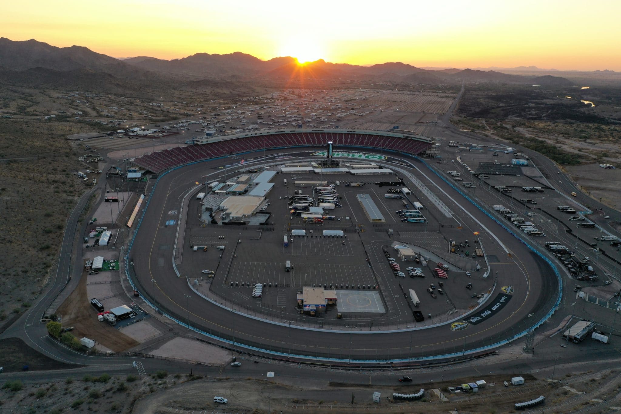 Grande première pour le Phoenix Raceway US RACING